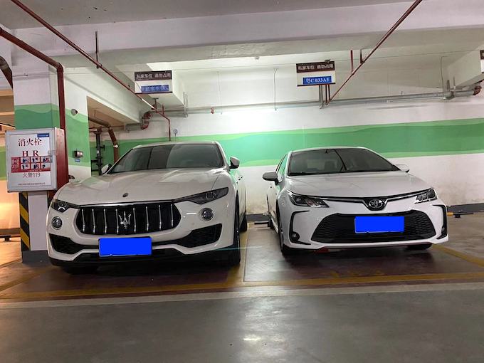 两台车